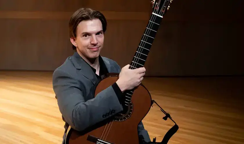 Simon Farintosh, guitar